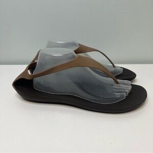 Crocs Womens Serena Sexi Flip Sandals Size 11 Tan T-Strap Thong Slingback Shoes